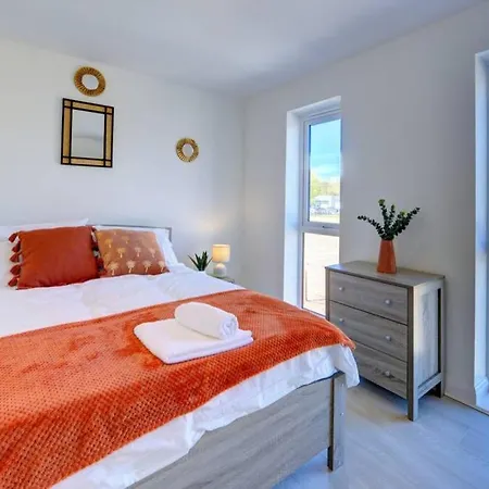 The Stratford Palace Apartment