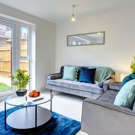 The Stratford Palace Apartment